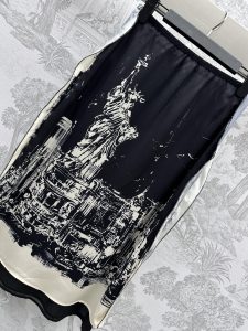DIOR高仿A貨自由女神印花半裙 定制絲綢材質