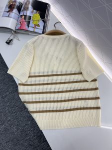 DIOR高仿一比一小V領針織條紋T恤 女款衣服
