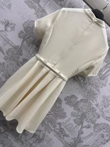 早秋新款 DIOR 高仿衣服女款連衣裙 經典顯瘦氣質