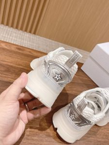 卓越經典DIOR高仿女款休閒鞋