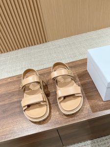 Dior Vibe真皮材質高仿休閒鞋莆田鞋 卡其色