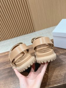 Dior Vibe真皮材質高仿休閒鞋莆田鞋 卡其色