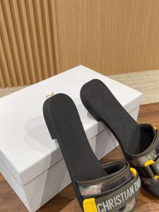 頂級A貨高仿DIOR爆款涼鞋 女款真皮