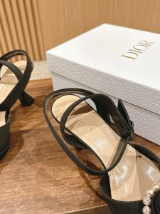 頂級A貨一比一設計DIOR迪奧新款貓跟涼鞋 女款高端鞋子