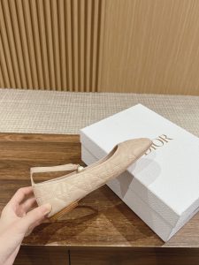 頂級A貨高端DIOR女款真皮女款鞋子 高端休閒鞋