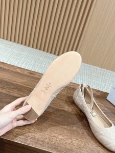 頂級A貨高端DIOR女款真皮女款鞋子 高端休閒鞋