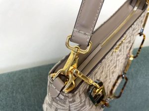 Fendi o’lock swing頂級高仿精品包包腋下包