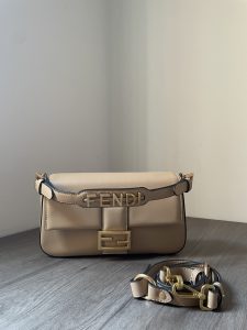 限量款頂級復刻Fendi法棍包包 新品