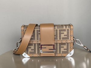 Fendi高仿精品包包BaguetteTrunkmini法棍包