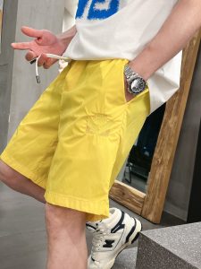 頂級A貨Fendi高仿休閒短褲 黃色