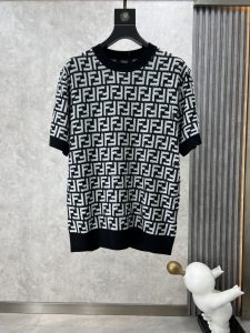 Fendi高仿衣服羊毛針織短袖T恤 非常牛的lFFlogo刺繡