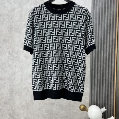 Fendi高仿衣服羊毛針織短袖T恤 非常牛的lFFlogo刺繡