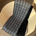 頂級原單Fendi高仿羊絨圍巾
