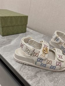 經典情侶款 Gucci高仿涼鞋 米黃色