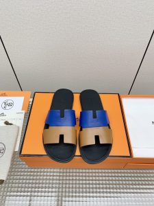 經典設計官網同步愛馬仕高仿Hermes男裝涼鞋特別騷的設計