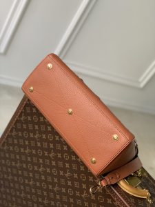 M22925Lock It MMLouis Vuitton高仿包包真皮包牛皮手提袋