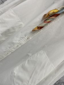 頂級A貨絲巾搭配路易威登高仿連帽薄外套中長款
