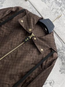 路易威登高仿LV盤棋格連帽薄款外套防曬服男女同款