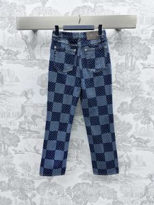 高仿LV衣服新品上架盤棋格直筒牛仔褲定制面料