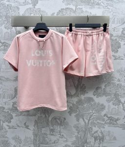 高仿LV路易威登女裝字母鏈條短袖套裝