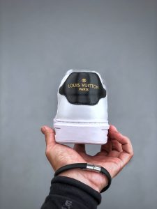 米蘭時尚走秀款Louis Vuitton高仿白色運費休閒鞋