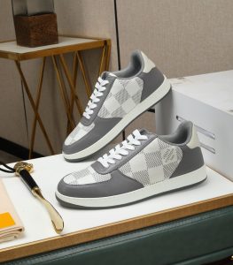 最新款專櫃同步LV路易威登高仿休閒鞋