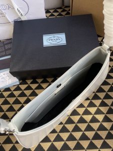 原單普拉達包包 Prada Cleo拋光皮革掛肩袋腋下包 白色