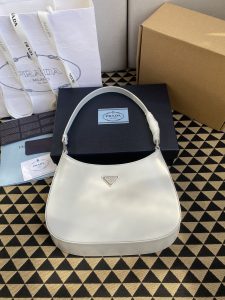 原單普拉達包包 Prada Cleo拋光皮革掛肩袋腋下包 白色