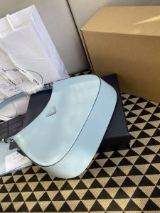 原單普拉達包包 Prada Cleo拋光皮革掛肩袋腋下包 淺藍