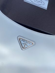 原單普拉達包包 Prada Cleo拋光皮革掛肩袋腋下包 淺藍