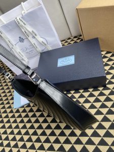 原單普拉達包包 Prada Cleo拋光皮革掛肩袋腋下包 黑色