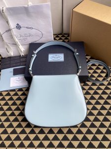 高仿原單普拉達包包 Prada Cleo 亮面皮革單肩包 腋下包 淺藍