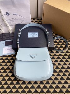 高仿原單普拉達包包 Prada Cleo 亮面皮革單肩包 腋下包 淺藍