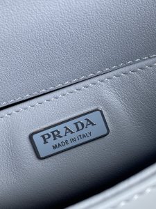 高仿原單普拉達包包 Prada Cleo 亮面皮革單肩包 腋下包 淺藍