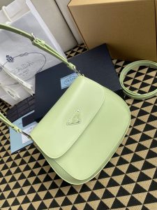 高仿原單普拉達包包 Prada Cleo 亮面皮革單肩包 腋下包 緑色