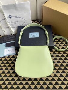 高仿原單普拉達包包 Prada Cleo 亮面皮革單肩包 腋下包 緑色