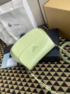 高仿原單普拉達包包 Prada Cleo 亮面皮革單肩包 腋下包 緑色