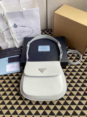 高仿原單普拉達包包 Prada Cleo 亮面皮革單肩包 腋下包 白色