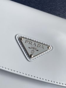 高仿原單普拉達包包 Prada Cleo 亮面皮革單肩包 腋下包 白色