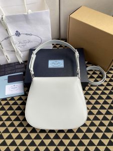 高仿原單普拉達包包 Prada Cleo 亮面皮革單肩包 腋下包 白色