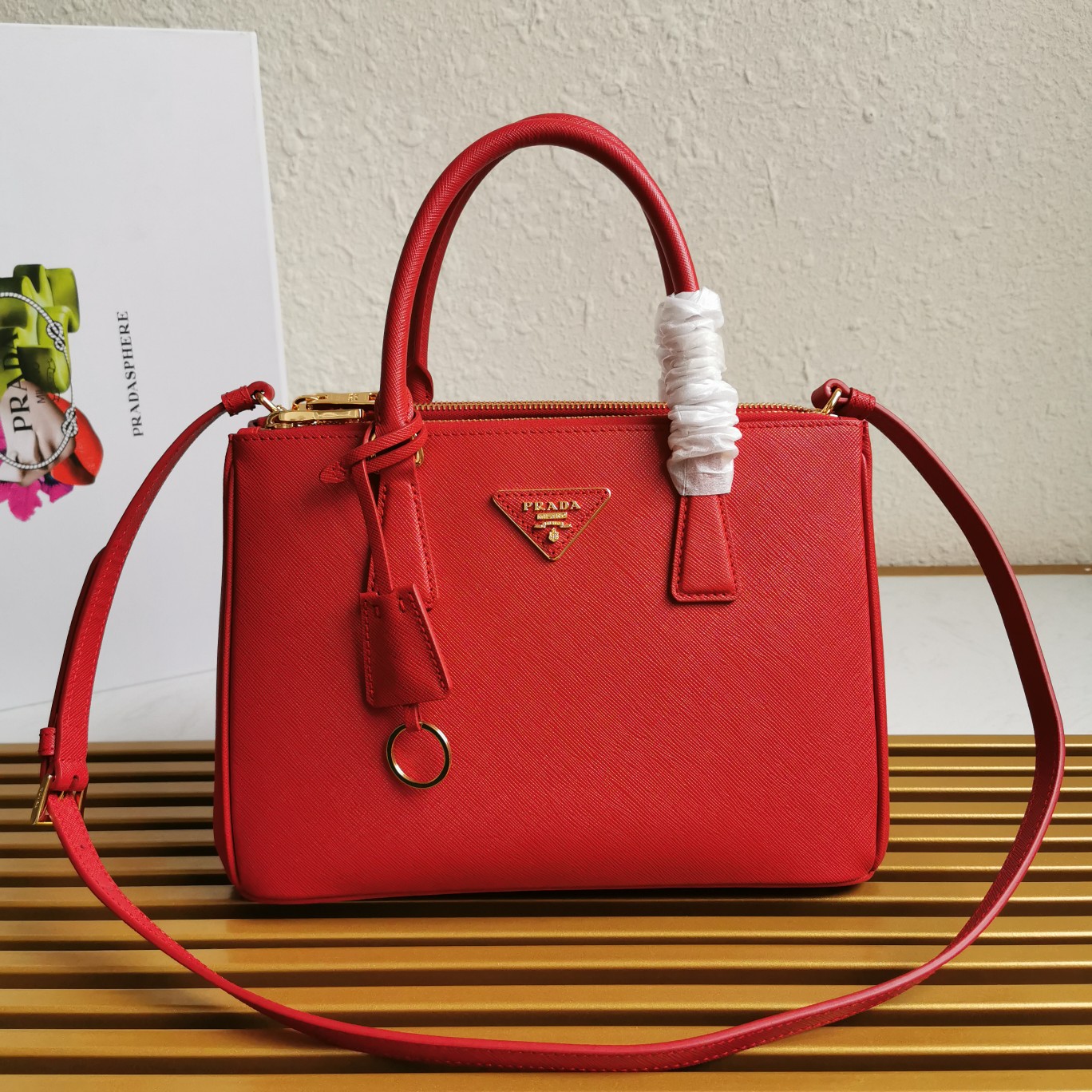 prada202405073000001.jpg 複刻普拉達包包 中號Prada Galleria Saffiano皮革手袋 殺手包 紅色