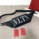 1比1複刻VALENTINO華倫天奴包包 GARAVANI VLTN 小牛皮腰包 男士白