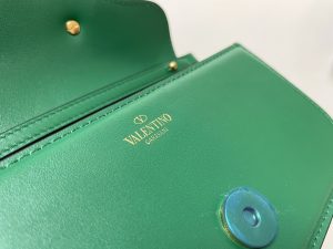 専櫃複刻VALENTINO華倫天奴包包 Garavani LOCÒ小號小牛皮手袋 緑