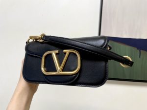 専櫃複刻VALENTINO華倫天奴包包 Garavani LOCÒ小號小牛皮手袋 黑
