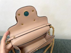 1比1高仿VALENTINO華倫天奴包包 LOCÒ仿水晶小牛皮手袋 杏色