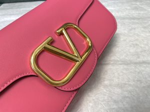 原單複刻VALENTINO華倫天奴包包 VLOGO SIGNATURE LOCÒ小牛皮手袋 玫紅