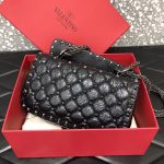 高仿VALENTINO華倫天奴包包 ROCKSTUD SPIKE小號軟牛革手袋 黑色