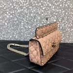 高仿VALENTINO華倫天奴包包 ROCKSTUD SPIKE小號軟牛革手袋 杏色
