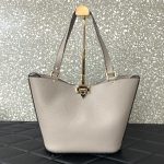 一比一複刻VALENTINO華倫天奴包包 GARAVANI ROCKSTUD小牛皮托特包 淺灰