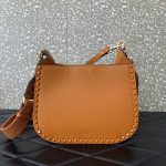 1比1専櫃VALENTINO華倫天奴包包 Garavani Rockstud 牛皮斜挎包 Hobo Bag